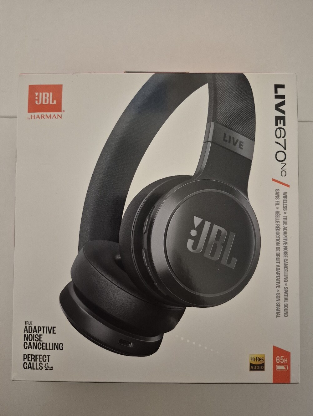 JBL Live 670NC Wireless Over-Ear Headphones - Black